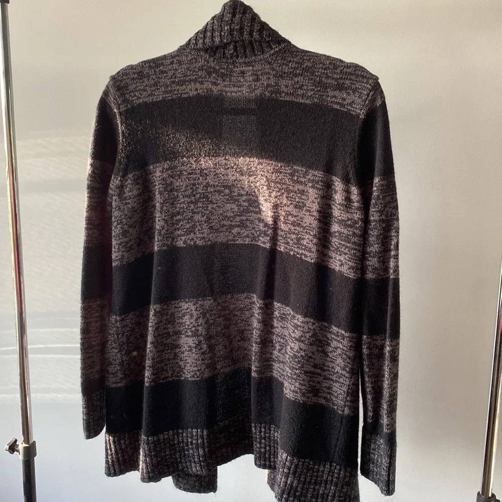 Cardigan - Picture 2 of 3
